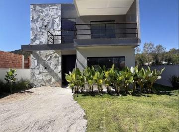 Casa · 219m² · 4 Quartos · 2 Vagas · Casa de Alto Padrão no Jardim Ubá Maricá | 4 Quartos por R$ 1.250.000,00