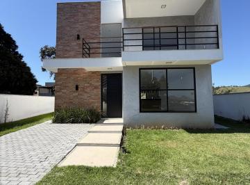 Casa · 219m² · 4 Quartos · 2 Vagas · Casa de Alto Padrão no Jardim Ubá Maricá | 4 Quartosa
