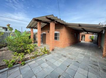 Casa de 2 quartos, Itanhaém · Casa no lado praia, com 2 quartos, piscina e área gourmet. Localizado em Itanhaém.
