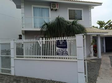 Foto 01 · Sobrado à venda em Balneário Piçarras-SC, bairro Itacolomi: 4 quartos, 1 suíte, 1 sala, 3 banheiros,