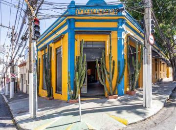 Comercial · 300m² · Casa comercial na Rua Alfredo Pujol, 668 • 300 m²