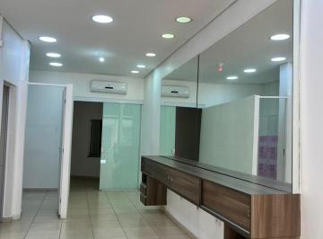 Comercial · 50m² · Casa comercial na Avenida Paula Ferreira, 249 • 50 m²