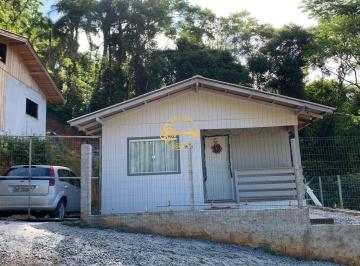 Casa · 48m² · 3 Quartos · 1 Vaga · Casa com 3 dormitórios, ótima localização, R$ 3.300,00 No Bairro do Espinheiros!