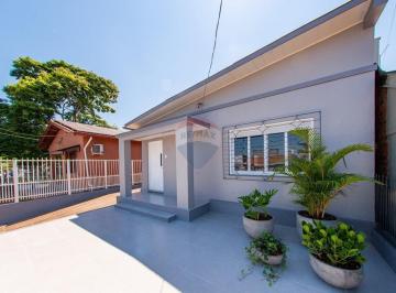Casa · 153m² · 3 Quartos · 2 Vagas · Casa com 3 dormitórios, piscina e espaço de festas no bairro Progresso