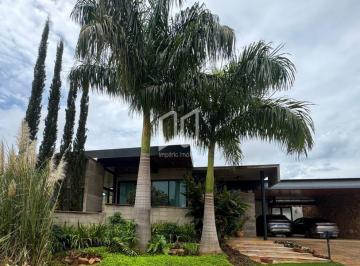 Casa · 440m² · 3 Quartos · 4 Vagas · Casa de Condomínio para alugar em Horto de 440.00m² com 3 Quartos, 3 Suites e 4 Garagens