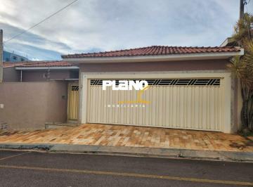 Casa · 180m² · 3 Quartos · 2 Vagas · Casa para alugar em São José de 180.00m² com 3 Quartos, 3 Suites e 2 Garagens