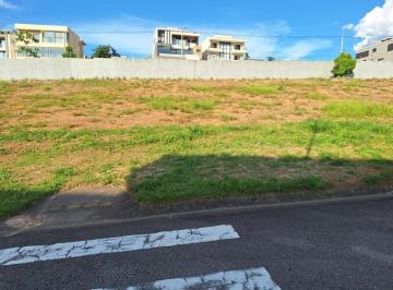 Terreno · 601m² · UM ÓTIMO TERRENO DE 601,61M² NO COLINA DO PARATEHY SUL
