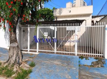 Casa · 146m² · 2 Quartos · 2 Vagas · Casa térrea em excelente localização, para uso residencial ou comercial