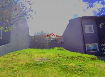 Foto 03 · Terreno à venda no Condomínio Terras de Genova, com 250m² PLANO , em excelente localização dentro de