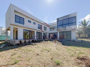 Casa de 4 quartos, Brasília · EXCLUSIVA! Casa moderna | 4 suítes | Vista para reserva | Aceita permuta e consórcio