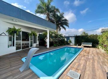 Casa · 400m² · 4 Quartos · 2 Vagas · Excelente Casa com 4 Dormitórios e Piscina para Aluguel em Cacupé - Florianópolis | 465 m²