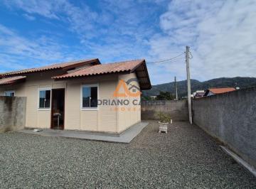 Foto 01 · OPORTUNIDADE. Excelente lote com 04 geminados prontas para morar em Penha.