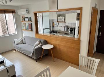 Apartamento de 2 quartos, Curitiba · Apartamento reformado e mobiliado