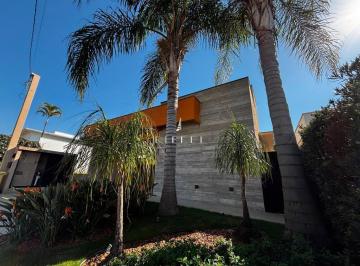 Casa · 160m² · 3 Quartos · 4 Vagas · Casa à venda em Sorocaba, Condomínio Chácara Ondina, com 3 suítes, com 160 m²