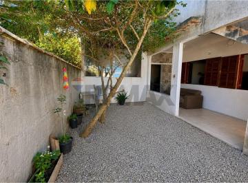 Casa · 189m² · 3 Quartos · 1 Vaga · À venda casa com potencial de ampliação em Tucuns, Búzios