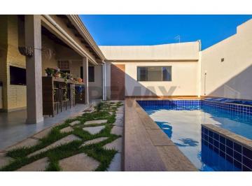 Casa · 250m² · 4 Quartos · 4 Vagas · Casa Reformada à Venda em Taguatinga Norte — Excelente Localização