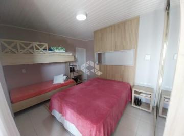 Casa · 258m² · 5 Quartos · Sobrado com 5 Dormitórios sendo 2 Suítes à Venda na Praia do Meio, Palhoça/SC