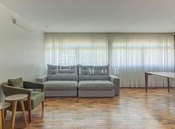 Apartamento · 120m² · 3 Quartos · 1 Vaga · SQS 204 Apartamento reformado com 3 quartos e vaga de garagem na Asa Sul
