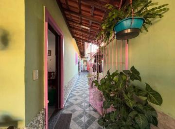 Casa · 51m² · 2 Quartos · 2 Vagas · Casa à venda no Bairro Jardim Real, Praia Grande – 2 quartos e quintal