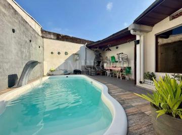 Casa · 240m² · 2 Quartos · 4 Vagas · Casa Residencial/Comercial com Piscina e Churrasqueira no Jardim Guaiuba