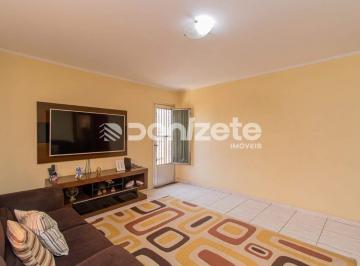 Casa · 245m² · 5 Quartos · 7 Vagas · Sobrado Residencial/Comercial com 5 Quartos e 7 Vagas em Santa Maria
