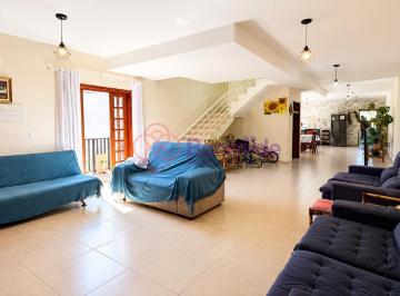 Casa · 404m² · 5 Quartos · 3 Vagas · Casa para VENDA localizada no bairro SERRA DOS CRISTAIS, em Várzea Paulista/SP.