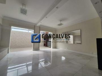 Casa · 145m² · 3 Quartos · 2 Vagas · Sobrado residencial com 3 quartos e suíte para alugar no Bairro Planalto