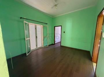 Casa · 189m² · 3 Quartos · 3 Vagas · Casa disponível para locação no bairro Alto, em Piracicaba!