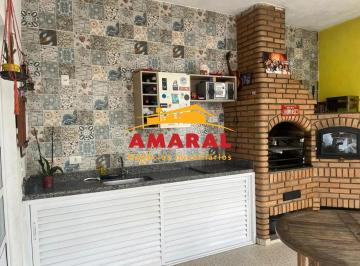 Casa · 380m² · 4 Quartos · 6 Vagas · Sobrado de Alto Padrão com Piscina e Espaço Gourmet Completo - Suzano