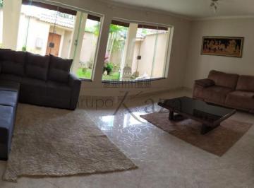 Casa · 197m² · 6 Quartos · 3 Vagas · Oportunidade - Casa - Jardim Esplanada II - 6 Dormitórios - 197m².