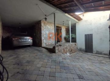 Casa · 220m² · 3 Quartos · 2 Vagas · Casa residencial com 3 quartos e área privativa no São Gabriel