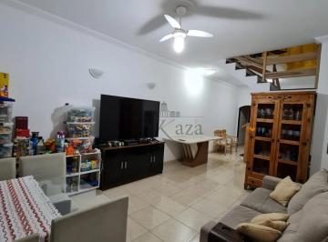 Casa · 250m² · 3 Quartos · 4 Vagas · Excelente Sobrado tríplex com piscina no bairro Parque dos Ipês em São José dos Campos