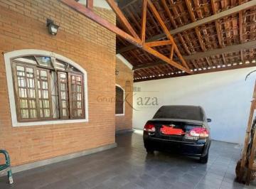 Casa · 222m² · 5 Quartos · 2 Vagas · Oportunidade - Casa Térrea - Monte Castelo - 5 Dormitórios - 209m².