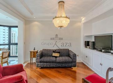 Apartamento · 360m² · 4 Quartos · 3 Vagas · Cobertura Duplex - Moema - 4 Suítes - 360m².