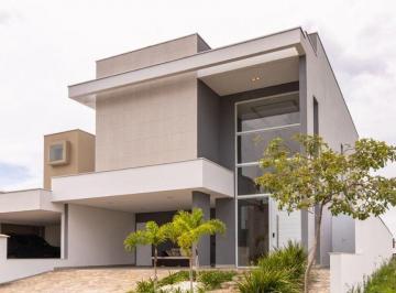 Casa · 247m² · 4 Quartos · 4 Vagas · Sobrado com 4 suites e piscina Residencial Monte Carlo