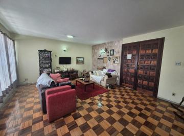 Casa · 225m² · 3 Quartos · 3 Vagas · Imóvel versátil no Centro de Sorocaba  Ideal para Comércio ou Moradia.