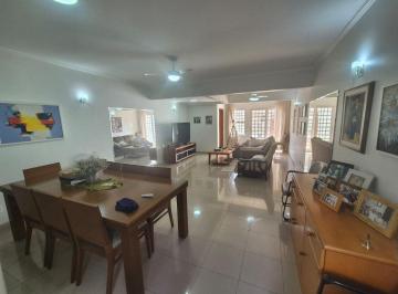 Casa · 236m² · 3 Quartos · 3 Vagas · Casa ampla com 3 suítes, confortável e em localização privilegiada ? Oportunidade imperdível!