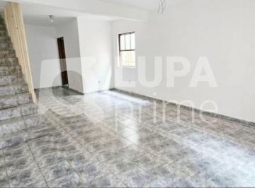 Casa · 132m² · 3 Quartos · 8 Vagas · CASA PARA LOCAÇÃO COM 3 QUARTOS E 8 VAGAS DE GARAGEM