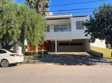 Casa · 270m² · 3 Quartos · 4 Vagas · Casa com 3 dormitórios, 270 m² - Itapeva - Votorantim/SP
