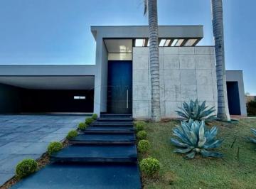 Casa · 1182m² · 3 Quartos · 6 Vagas · Casa térrea três suítes 461 m2 à venda no Residencial Saint Patrick