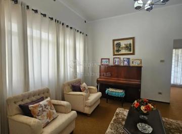 Casa · 658m² · 4 Quartos · 2 Vagas · Casa no Centro de Mirassol Próximo a Praça Matriz.