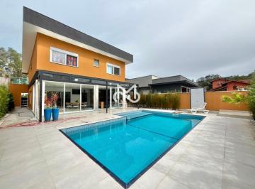 Casa · 307m² · 6 Quartos · 6 Vagas · Casa de Alto Padrão à venda localizada no Maitinga.