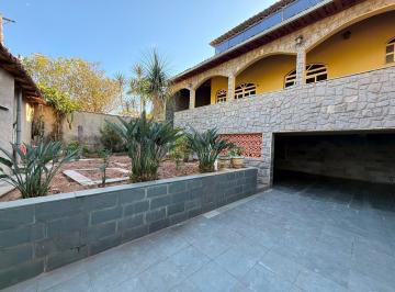 Casa · 389m² · 4 Quartos · 1 Vaga · Casa à Venda no Bairro Progresso