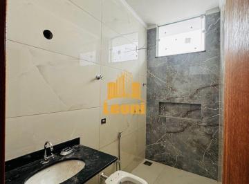 kprwa42ytg4ymjlymq3ymu5_md · Casa nova, 100% plana composta por 2 quartos sendo 1 suíte