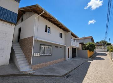 Casa · 134m² · 4 Quartos · 1 Vaga · Casa com 3 unidades independentes – excelente opção para investimento na Escola Agrícola