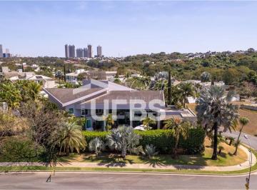 Casa · 682m² · 5 Quartos · 6 Vagas · Sobrado de Esquina – Alphaville Ipês | Luxo, Exclusividade e Conforto