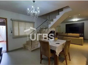 Casa · 230m² · 4 Quartos · 2 Vagas · Casa com 230m² 4 quartos à venda no Brasil