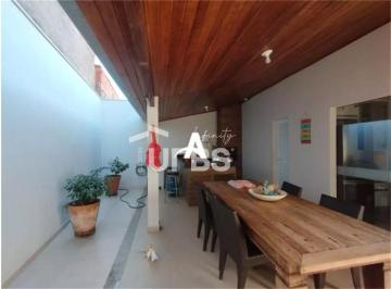 Casa · 220m² · 3 Quartos · 2 Vagas · Casa com 220m² 3 quartos à venda no Jardim Patrícia