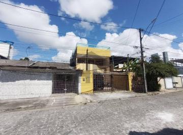 64777b07d93e32cd217eda017b14571082e74740 · Casa Triplex de 322m² à venda, com 4 suítes, localizada em Campo Grande, Recife - Pernambuco.