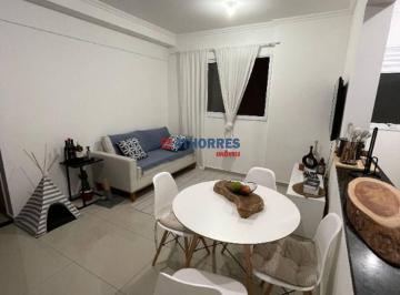 17a8c082b73a460617eedc4a283980aa473c47a3 · Apartamento de 2 quartos, transportes e comércios em frente!